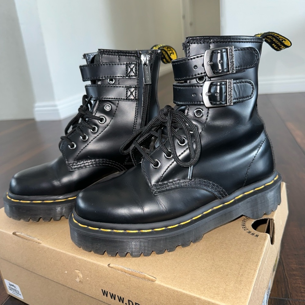Womans Dr Martens 1460 8-Eye Bex Buckle Boot
-Black
Size 5